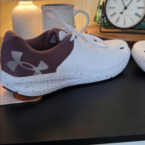 Under Armour sneakers - Picture 3 of 5